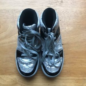 Gotta flurt sequin shoes size 2